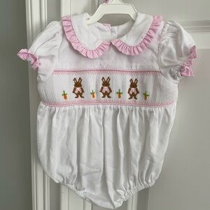Stitchy Fish Poppy Cottontail Smocked Bubble, Pink and White
